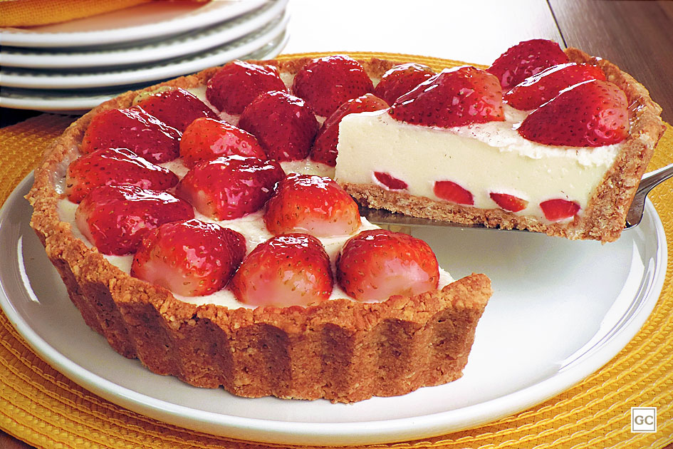 TORTA DE MORANGO COM CHOCOLATE BRANCO